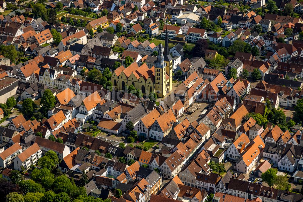 Lemgo aus der Vogelperspektive: Altstadtbereich und Innenstadtzentrum in Lemgo im Bundesland Nordrhein-Westfalen, Deutschland