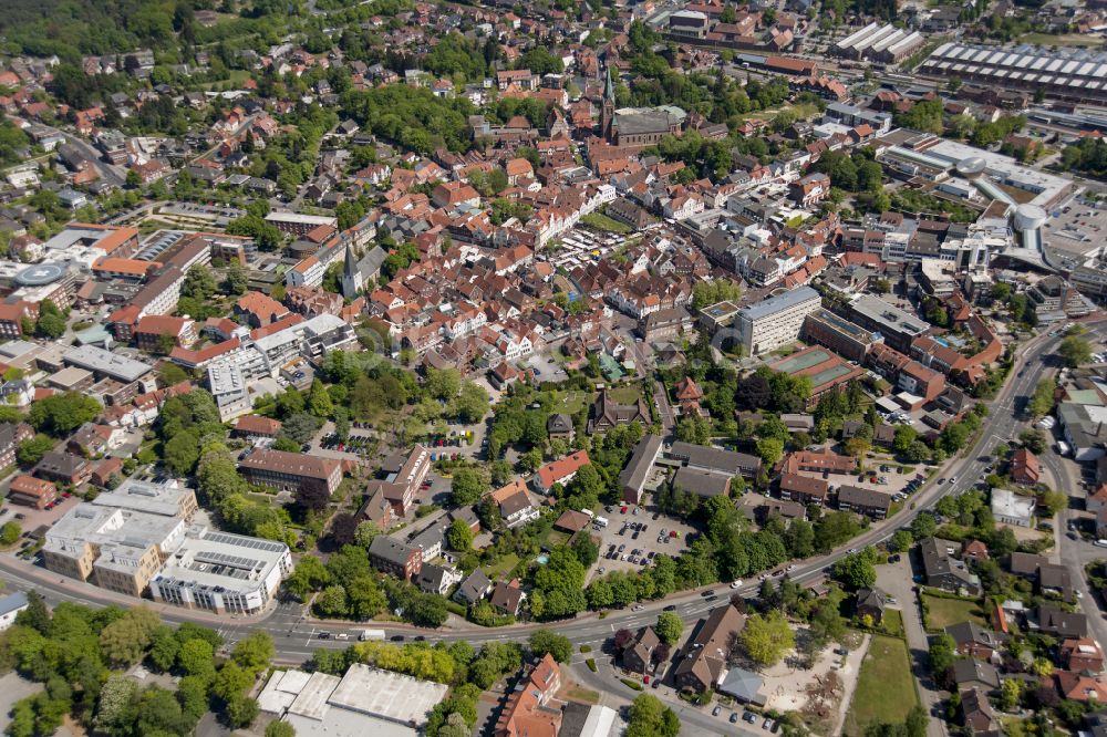 Lingen (Ems) von oben - Altstadtbereich und Innenstadtzentrum in Lingen (Ems) im Bundesland Niedersachsen, Deutschland