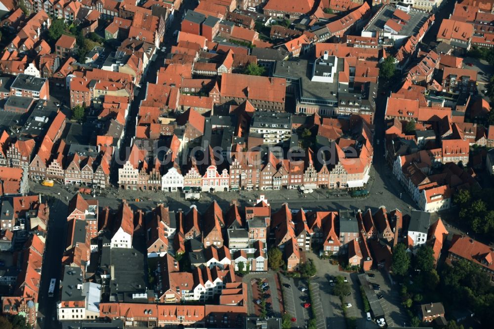 Luftaufnahme Lüneburg - Altstadtbereich und Innenstadtzentrum in Lüneburg im Bundesland Niedersachsen