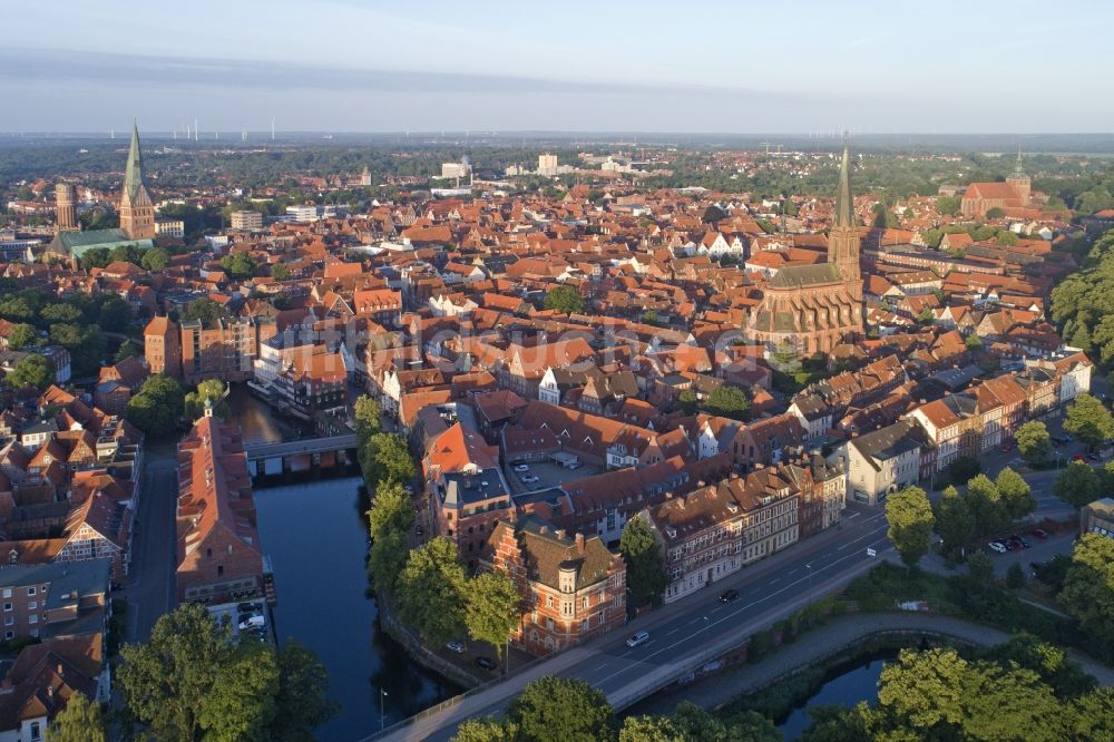 Luftbild Lüneburg - Altstadtbereich und Innenstadtzentrum in Lüneburg im Bundesland Niedersachsen