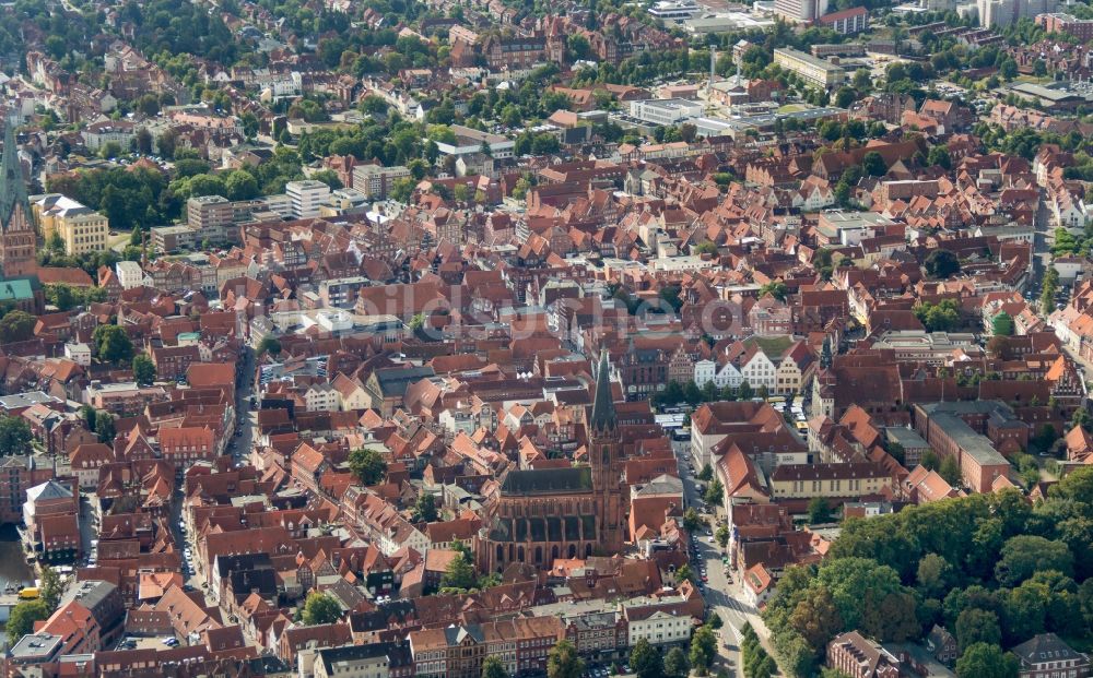 Luftbild Lüneburg - Altstadtbereich und Innenstadtzentrum von Lüneburg im Bundesland Niedersachsen, Deutschland