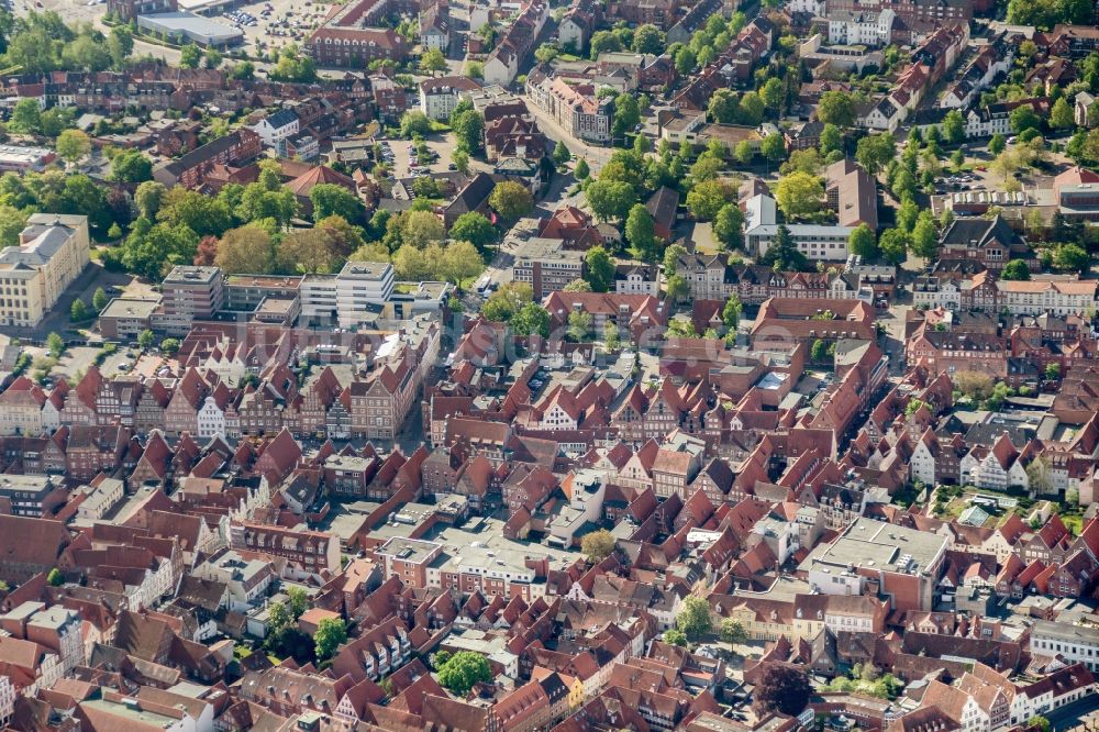 Luftbild Lüneburg - Altstadtbereich und Innenstadtzentrum von Lüneburg im Bundesland Niedersachsen, Deutschland