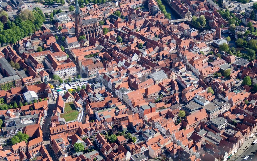 Luftbild Lüneburg - Altstadtbereich und Innenstadtzentrum von Lüneburg im Bundesland Niedersachsen, Deutschland