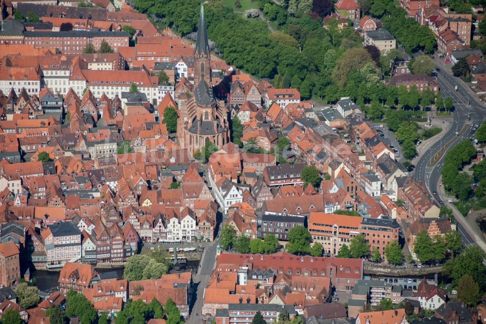 Luftbild Lüneburg - Altstadtbereich und Innenstadtzentrum von Lüneburg im Bundesland Niedersachsen, Deutschland