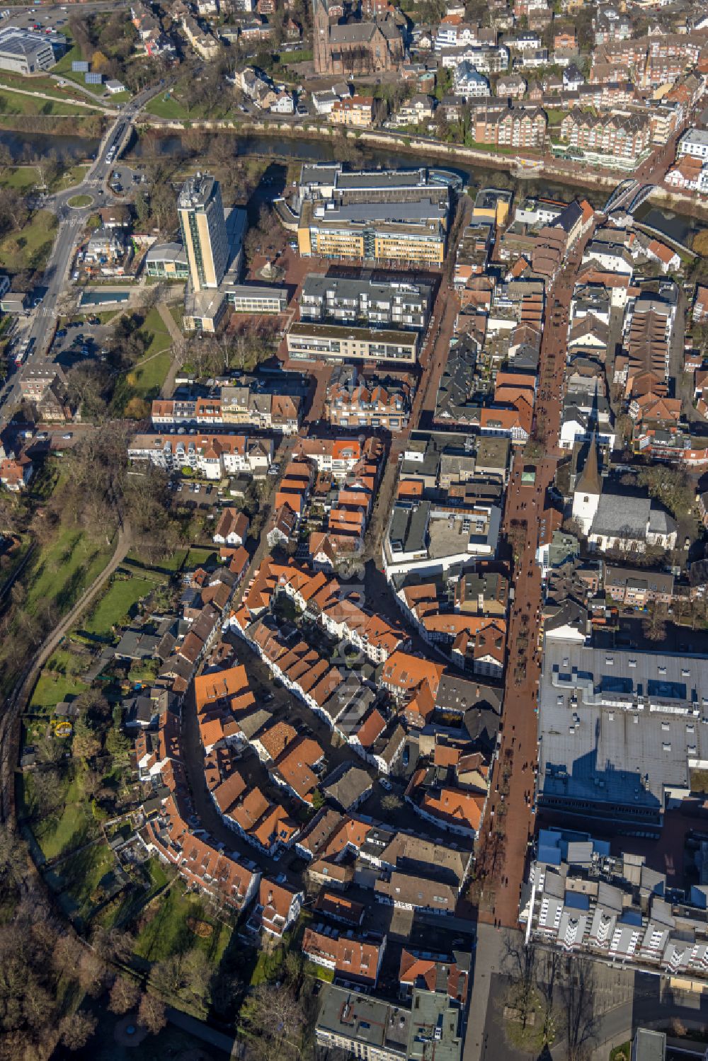 Lünen von oben - Altstadtbereich und Innenstadtzentrum in Lünen im Bundesland Nordrhein-Westfalen, Deutschland