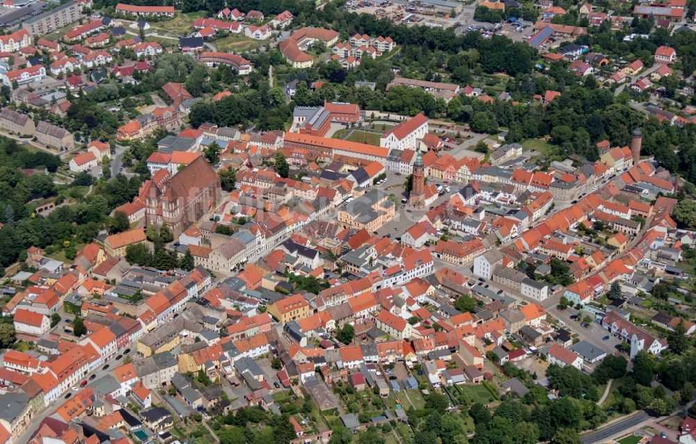 Luckau von oben - Altstadtbereich und Innenstadtzentrum in Luckau im Bundesland Brandenburg