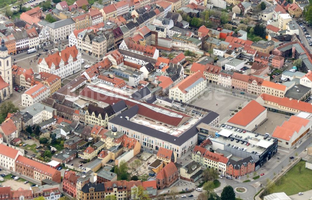 Luftaufnahme Lutherstadt Wittenberg - Altstadtbereich und Innenstadtzentrum in der Lutherstadt Wittenberg im Bundesland Sachsen-Anhalt mit dem Arsenal-Einkaufszentrum