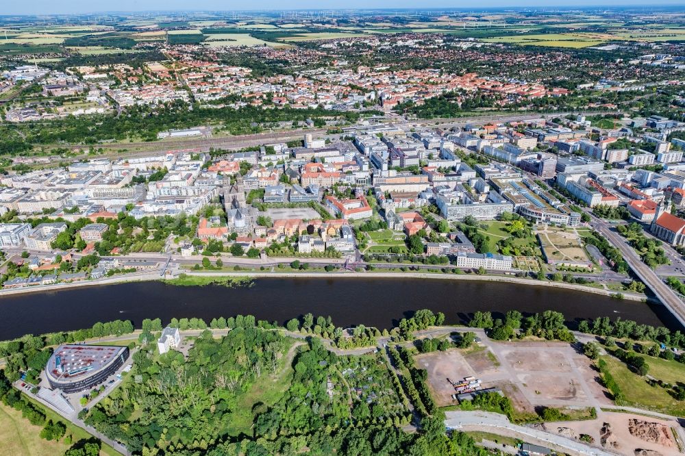 Magdeburg von oben - Altstadtbereich und Innenstadtzentrum in Magdeburg im Bundesland Sachsen-Anhalt, Deutschland