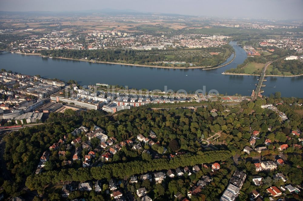 Mainz aus der Vogelperspektive: Altstadtbereich und Innenstadtzentrum in Mainz im Bundesland Rheinland-Pfalz