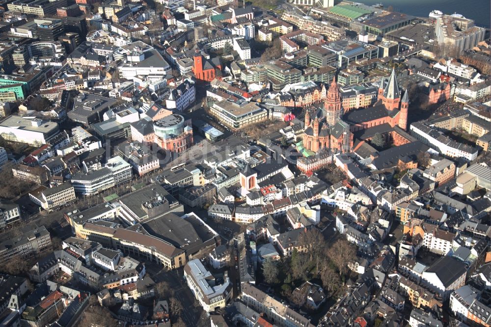 Mainz von oben - Altstadtbereich und Innenstadtzentrum in Mainz im Bundesland Rheinland-Pfalz, Deutschland