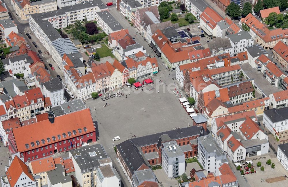 Luftaufnahme Greifswald - Altstadtbereich und Innenstadtzentrum mit Marktplatz in Greifswald im Bundesland Mecklenburg-Vorpommern, Deutschland