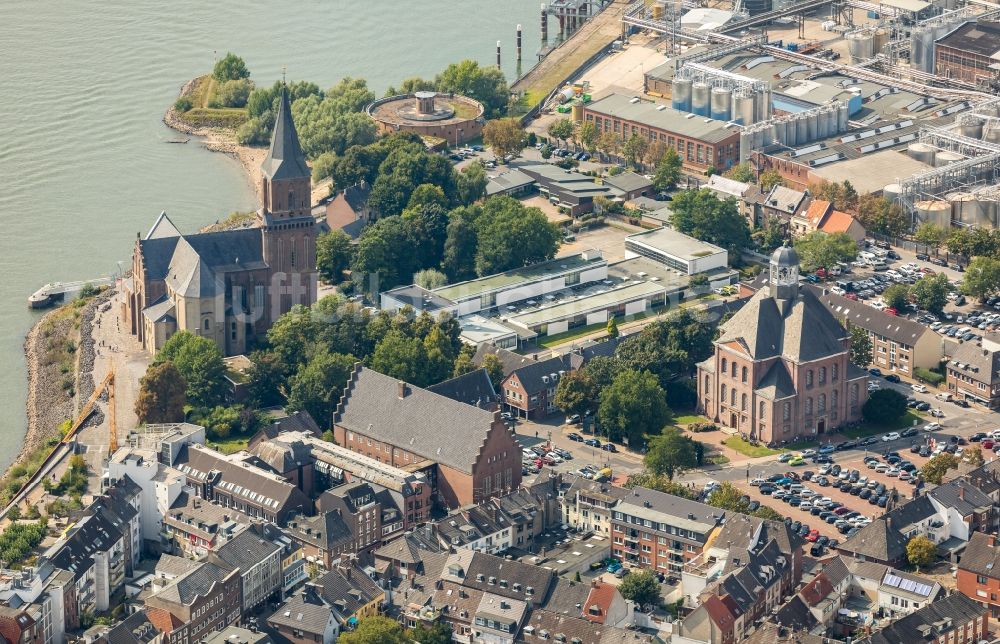 Luftbild Emmerich am Rhein - Altstadtbereich und Innenstadtzentrum am Martinkirchgang - Geistmarkt in Emmerich am Rhein im Bundesland Nordrhein-Westfalen, Deutschland