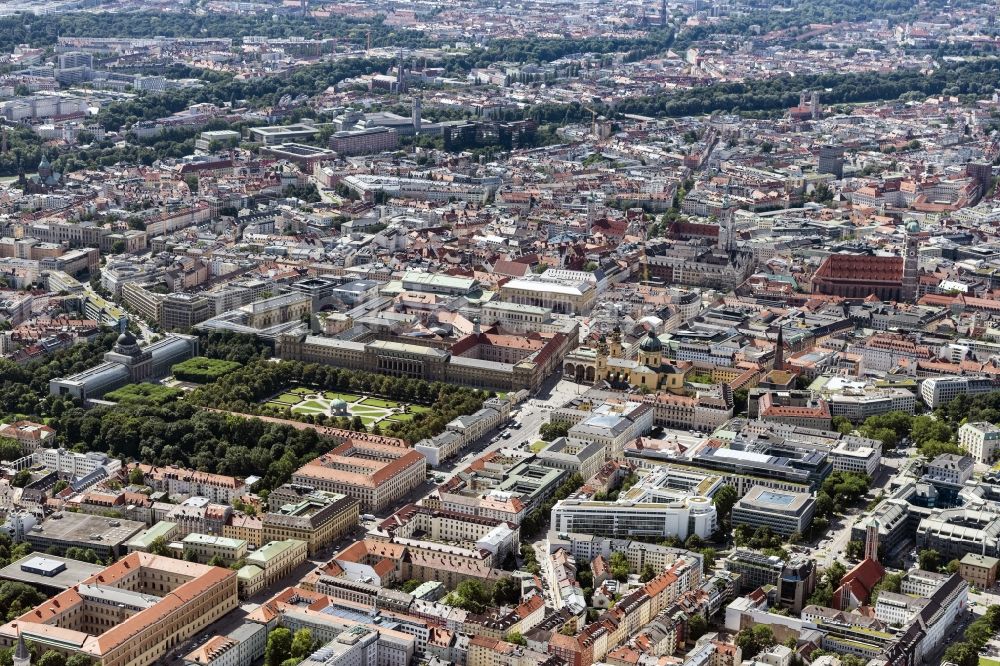 Luftbild München - Altstadtbereich und Innenstadtzentrum in München im Bundesland Bayern, Deutschland