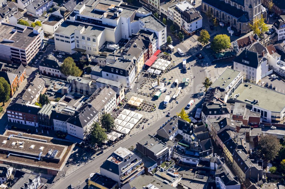 Mönchengladbach aus der Vogelperspektive: Altstadtbereich und Innenstadtzentrum in Mönchengladbach im Bundesland Nordrhein-Westfalen, Deutschland