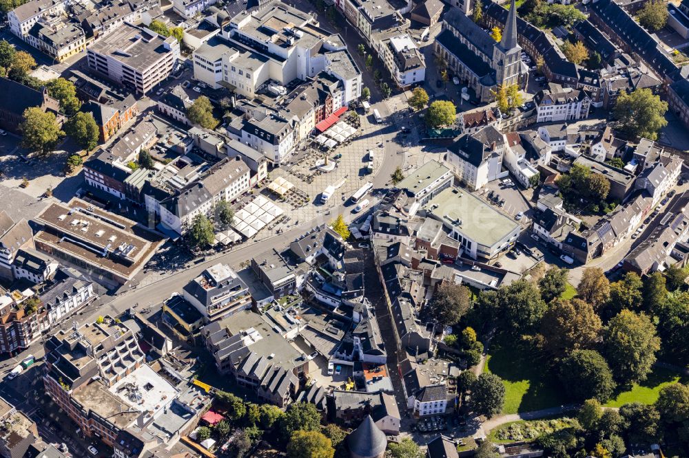 Mönchengladbach von oben - Altstadtbereich und Innenstadtzentrum in Mönchengladbach im Bundesland Nordrhein-Westfalen, Deutschland