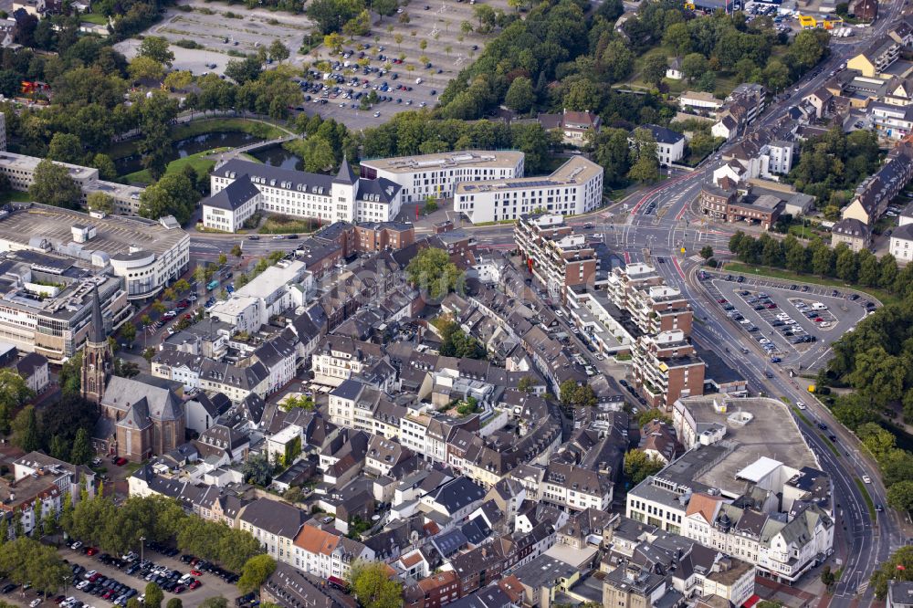 Moers aus der Vogelperspektive: Altstadtbereich und Innenstadtzentrum in Moers im Bundesland Nordrhein-Westfalen, Deutschland