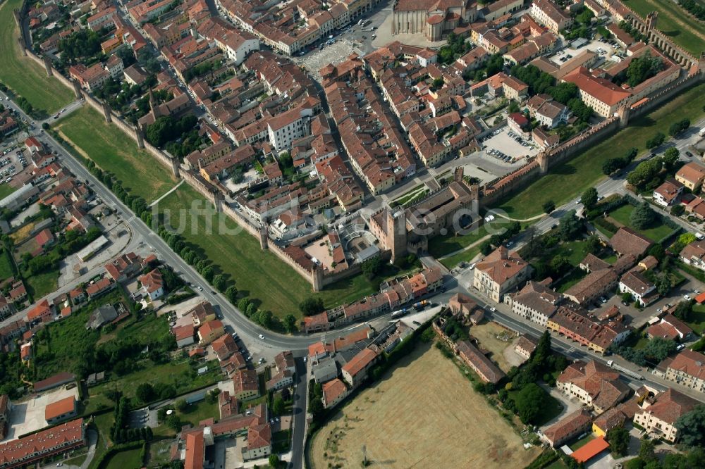 Luftaufnahme Montagnana - Altstadtbereich und Innenstadtzentrum in Montagnana in Venetien, Italien