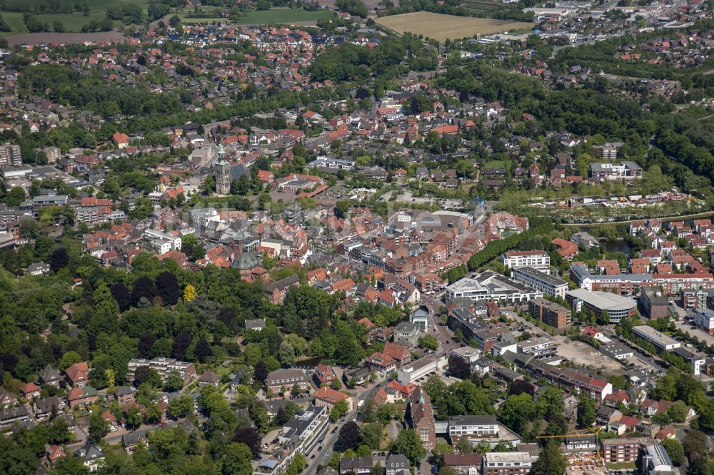 Nordhorn aus der Vogelperspektive: Altstadtbereich und Innenstadtzentrum in Nordhorn im Bundesland Niedersachsen, Deutschland