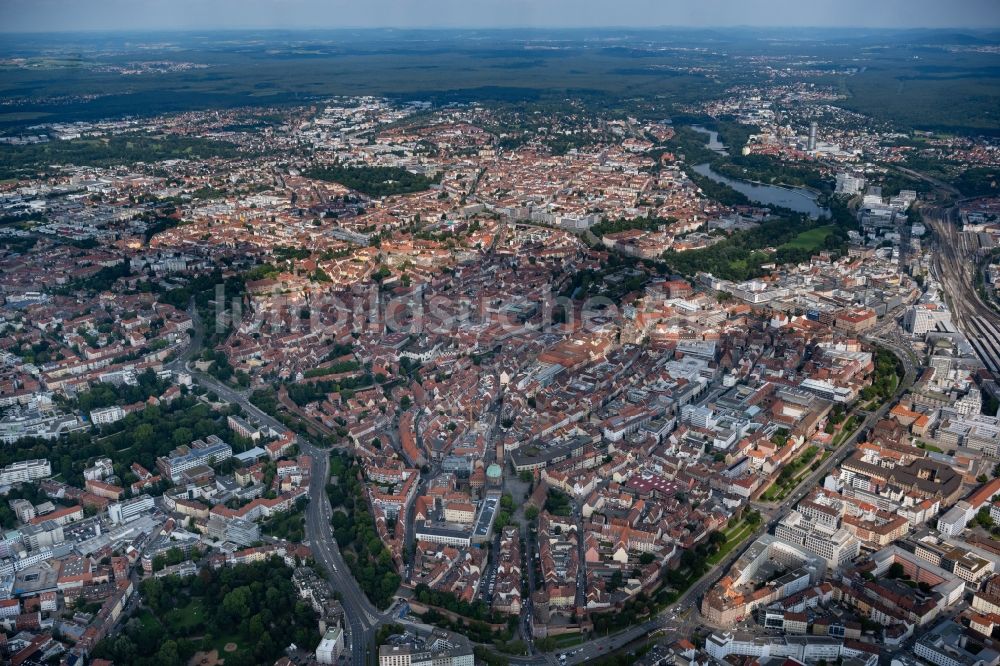 Nürnberg aus der Vogelperspektive: Altstadtbereich und Innenstadtzentrum in Nürnberg im Bundesland Bayern, Deutschland