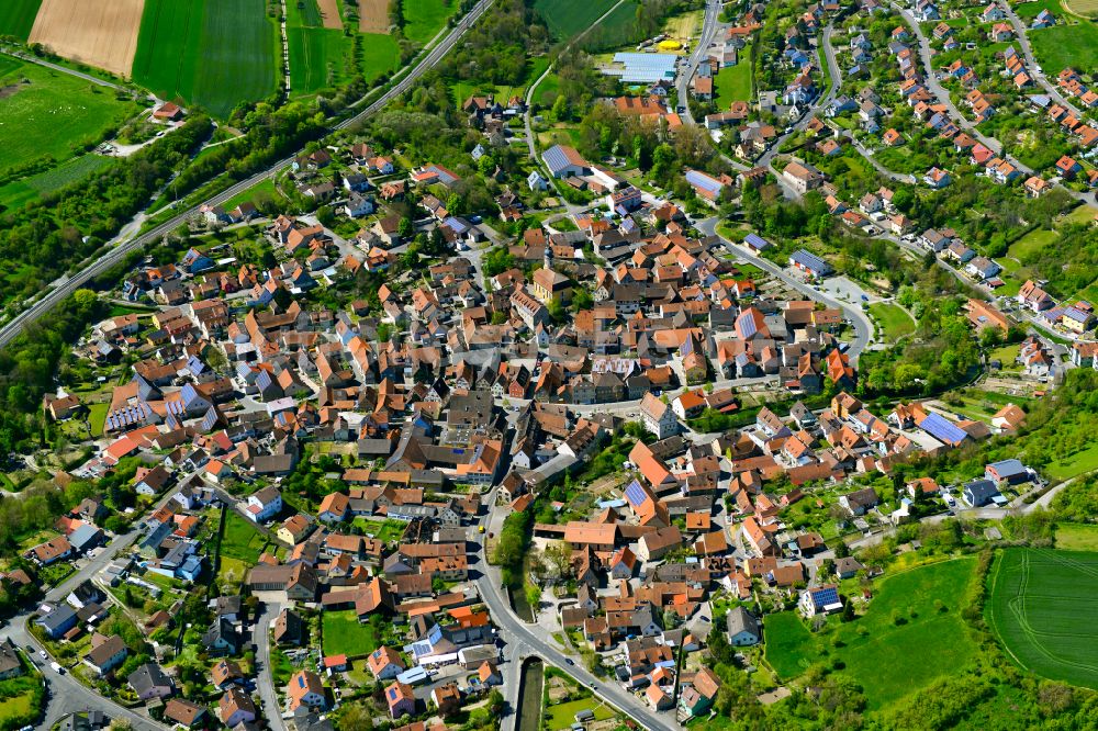 Obernbreit aus der Vogelperspektive: Altstadtbereich und Innenstadtzentrum in Obernbreit im Bundesland Bayern, Deutschland