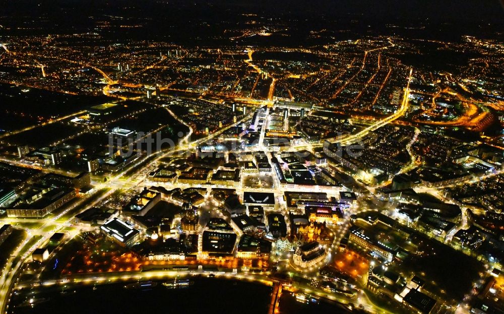 Dresden aus der Vogelperspektive: Altstadtbereich und Innenstadtzentrum im Ortsteil Altstadt in Dresden im Bundesland Sachsen, Deutschland