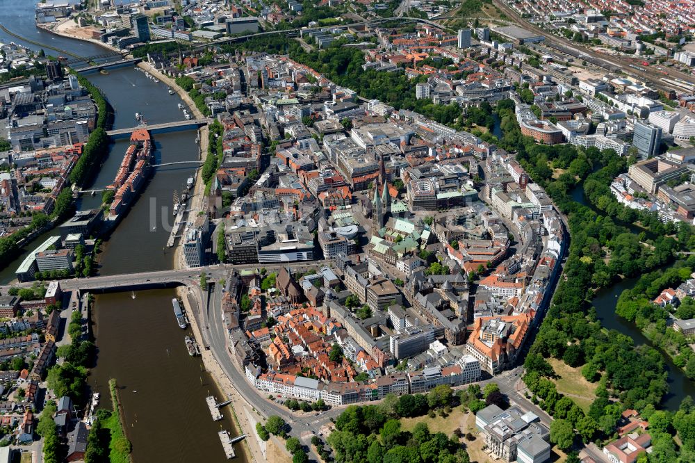 Luftaufnahme Bremen - Altstadtbereich und Innenstadtzentrum im Ortsteil Mitte in Bremen, Deutschland