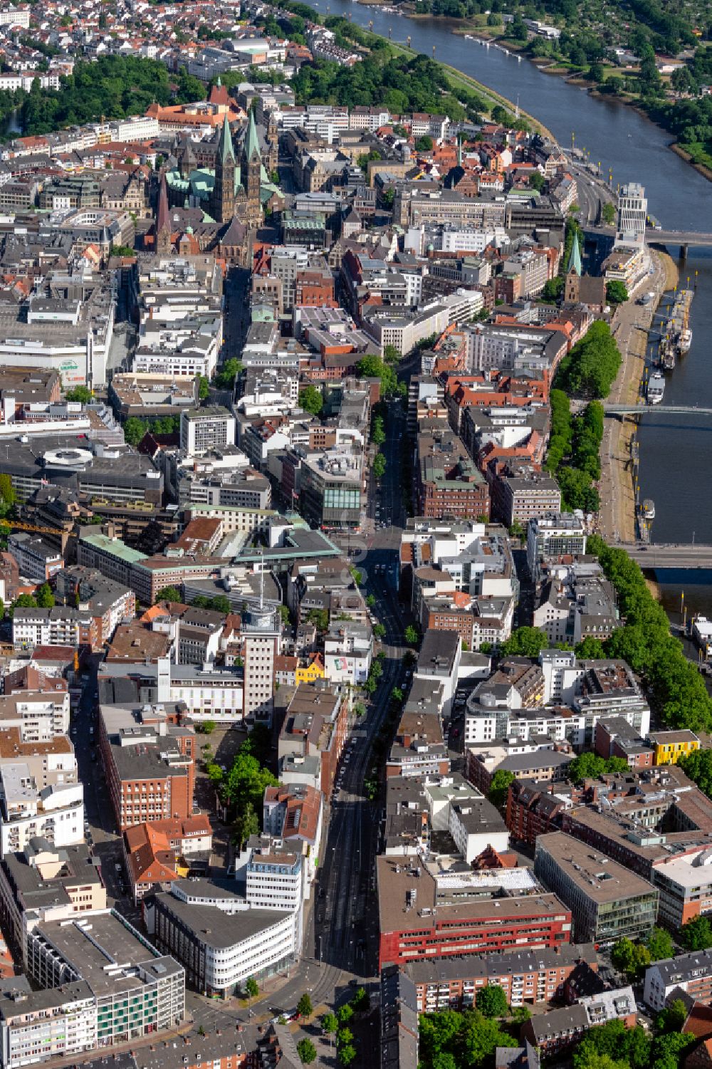 Luftaufnahme Bremen - Altstadtbereich und Innenstadtzentrum im Ortsteil Mitte in Bremen, Deutschland