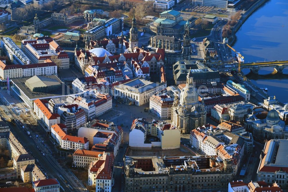 Dresden aus der Vogelperspektive: Altstadtbereich und Innenstadtzentrum im Ortsteil Zentrum in Dresden im Bundesland Sachsen, Deutschland