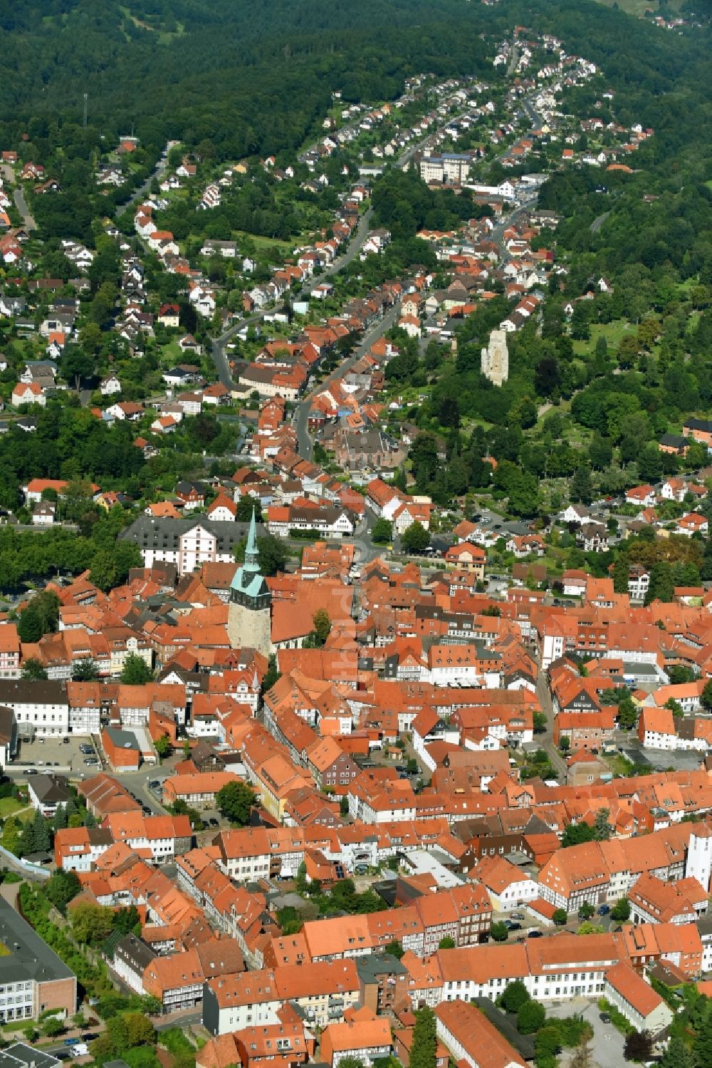 Osterode am Harz von oben - Altstadtbereich und Innenstadtzentrum in Osterode am Harz im Bundesland Niedersachsen, Deutschland