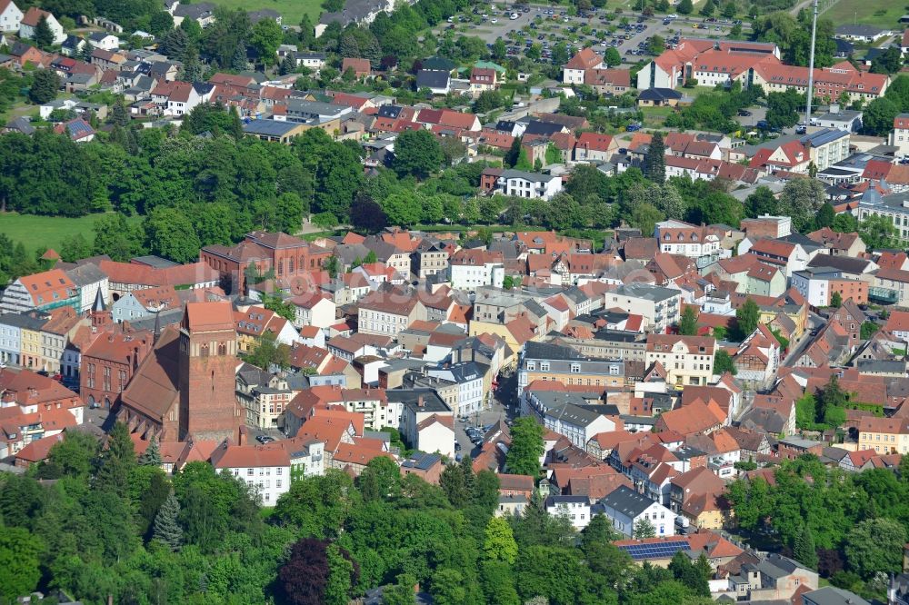 Perleberg von oben - Altstadtbereich und Innenstadtzentrum in Perleberg im Bundesland Brandenburg