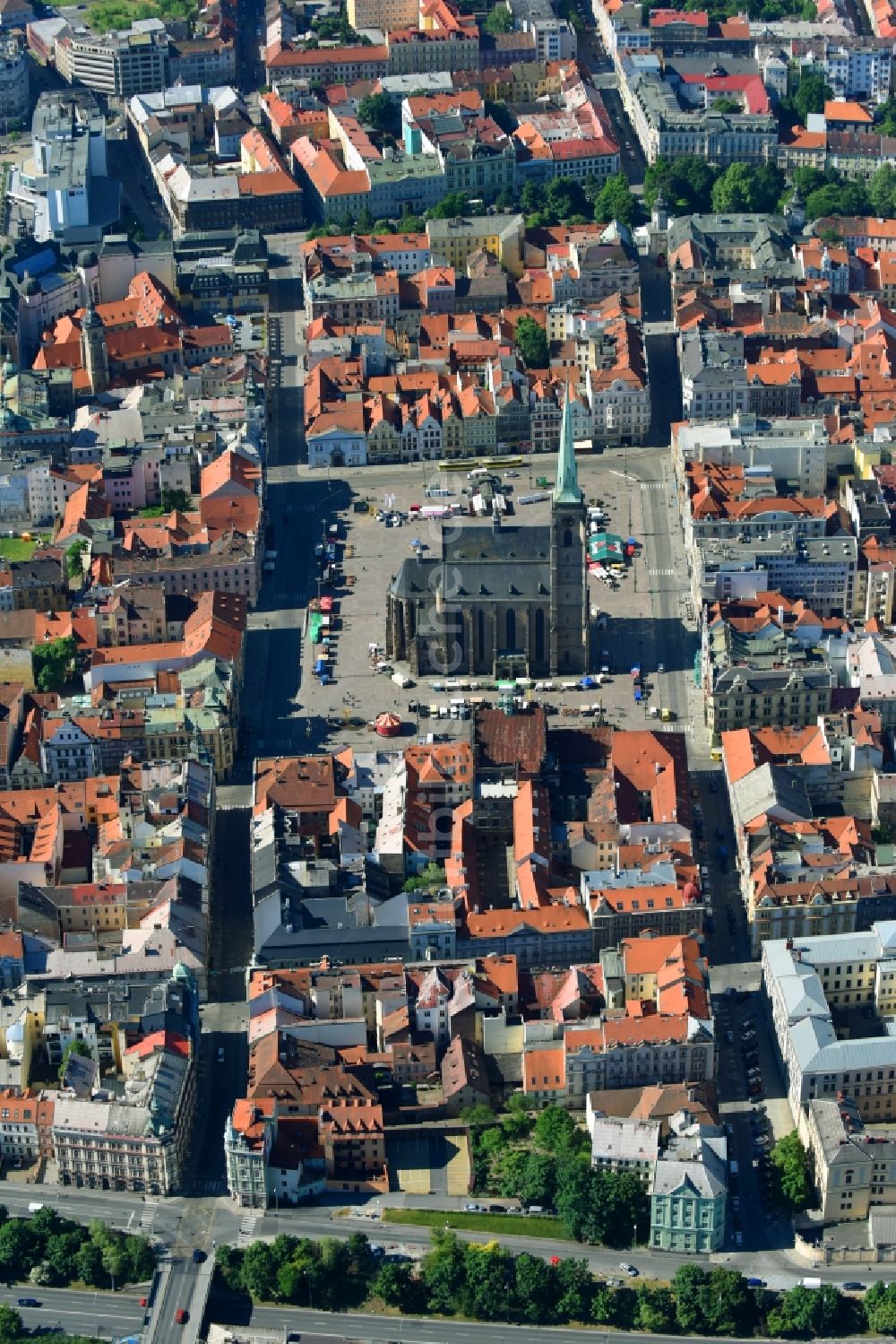 Luftbild Pilsen - Altstadtbereich und Innenstadtzentrum in Pilsen in Böhmen, Tschechien