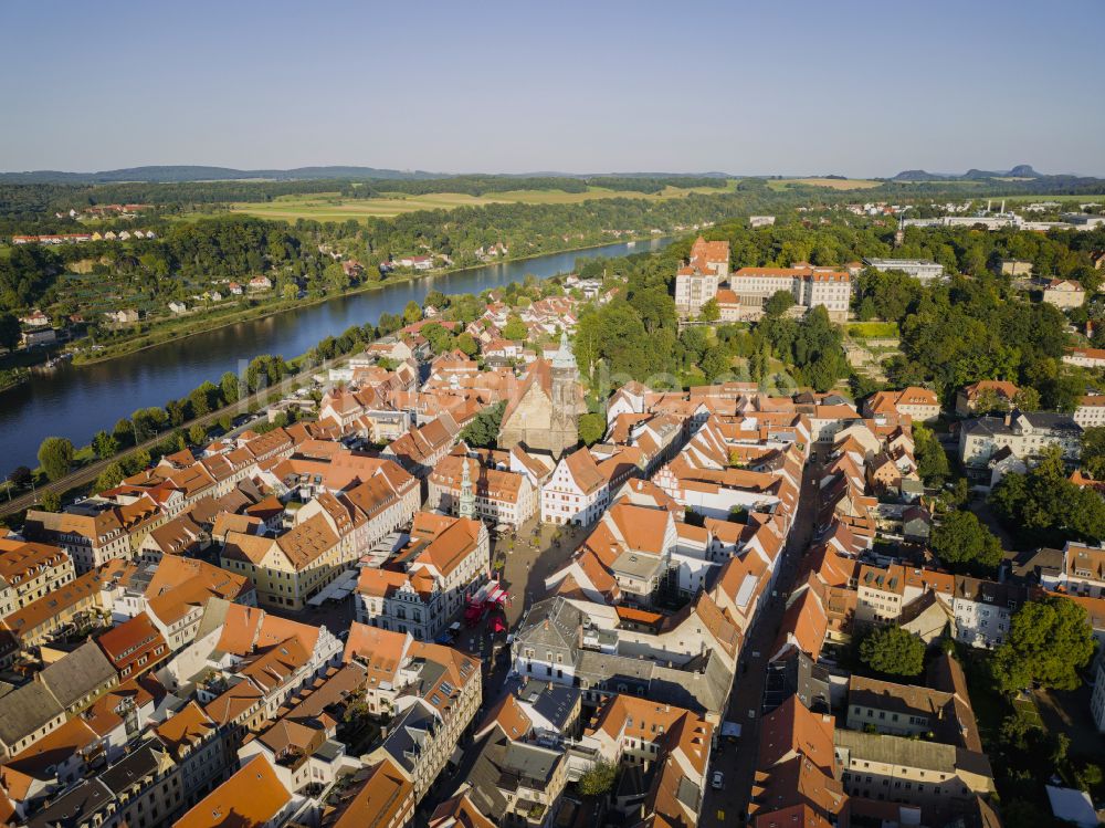 Pirna aus der Vogelperspektive: Altstadtbereich und Innenstadtzentrum in Pirna im Bundesland Sachsen, Deutschland