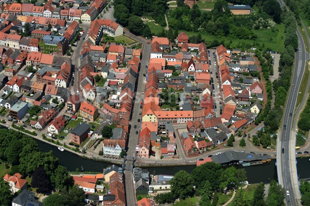 Plau am See von oben - Altstadtbereich und Innenstadtzentrum in Plau am See im Bundesland Mecklenburg-Vorpommern