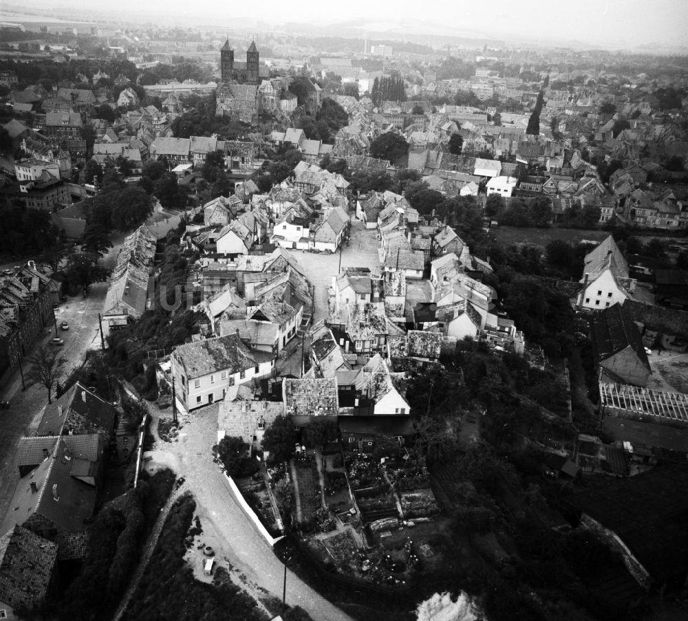 Luftaufnahme Quedlinburg - Altstadtbereich und Innenstadtzentrum in Quedlinburg im Bundesland Sachsen-Anhalt