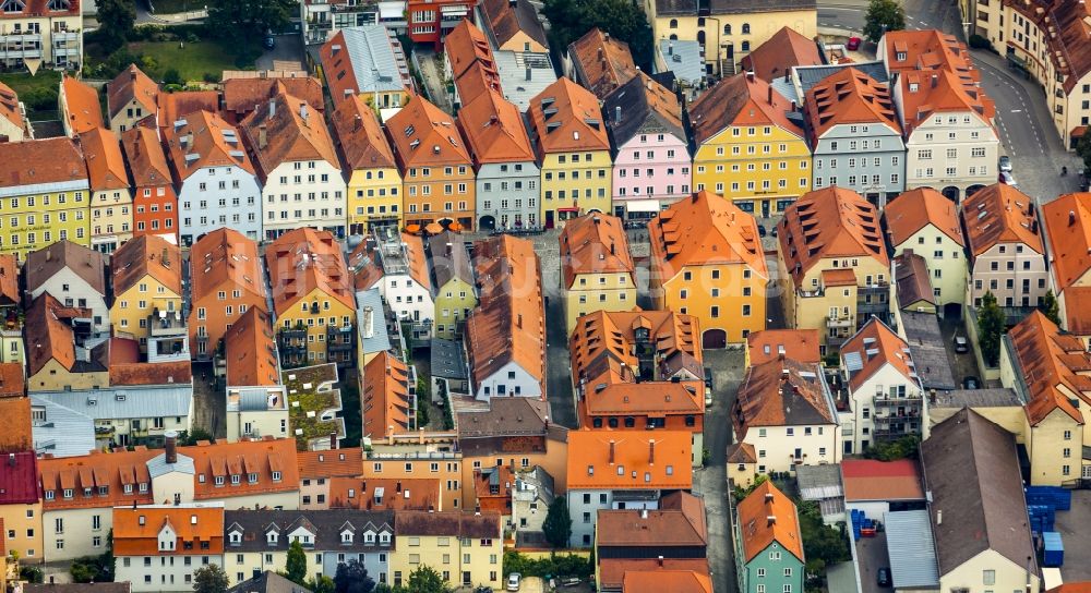 Regensburg aus der Vogelperspektive: Altstadtbereich und Innenstadtzentrum in Regensburg im Bundesland Bayern