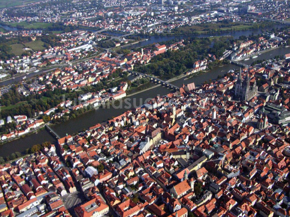 Luftbild Regensburg - Altstadtbereich und Innenstadtzentrum in Regensburg im Bundesland Bayern, Deutschland