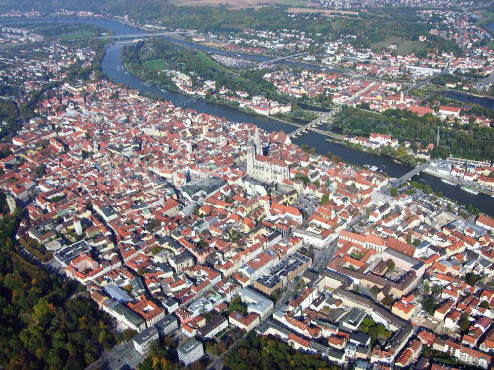 Luftaufnahme Regensburg - Altstadtbereich und Innenstadtzentrum in Regensburg im Bundesland Bayern, Deutschland