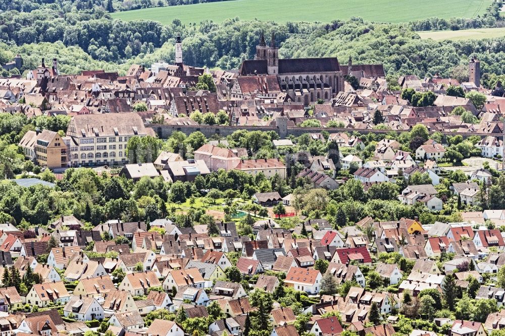 Luftaufnahme Rothenburg ob der Tauber - Altstadtbereich und Innenstadtzentrum in Rothenburg ob der Tauber im Bundesland Bayern, Deutschland