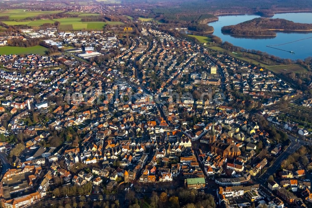 Haltern am See aus der Vogelperspektive: Altstadtbereich und Innenstadtzentrum an der Schüttenwallstraße - Friedrich-Ebert-Wall mit Sixtus-Kirche in Haltern am See im Bundesland Nordrhein-Westfalen, Deutschland