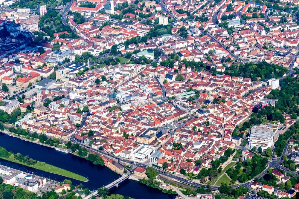 Schweinfurt von oben - Altstadtbereich und Innenstadtzentrum in Schweinfurt im Bundesland Bayern, Deutschland