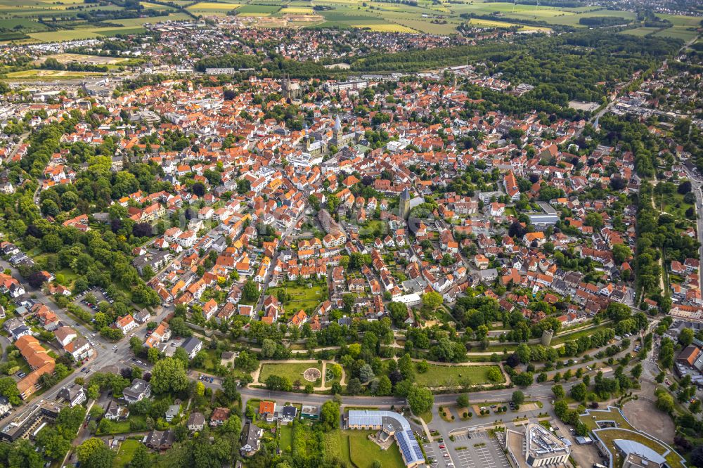 Soest aus der Vogelperspektive: Altstadtbereich und Innenstadtzentrum in Soest im Bundesland Nordrhein-Westfalen, Deutschland