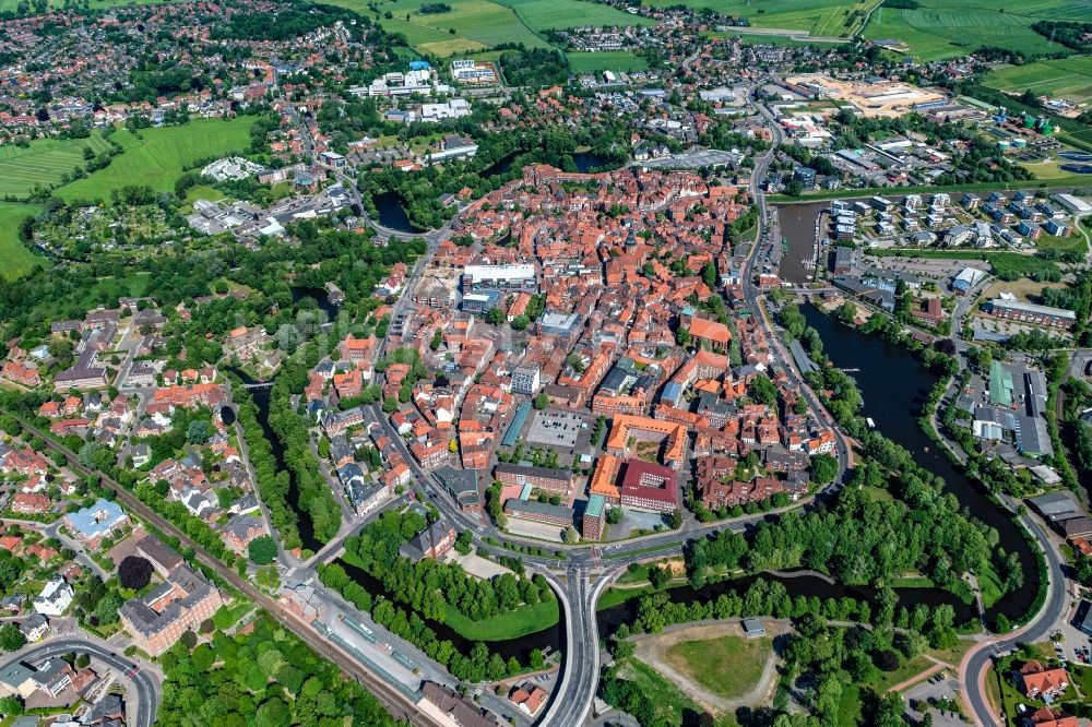 Luftaufnahme Stade - Altstadtbereich und Innenstadtzentrum in Stade im Bundesland Niedersachsen, Deutschland