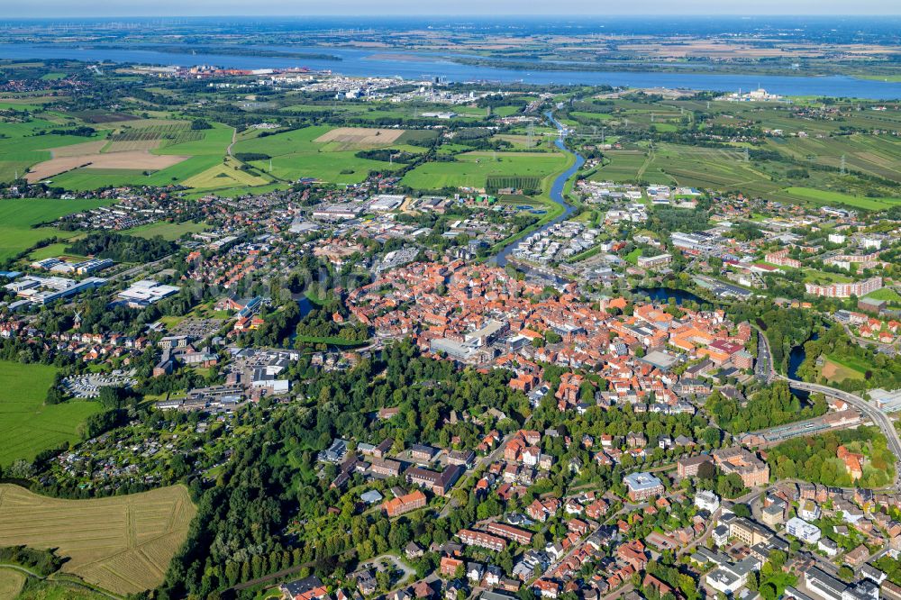 Luftaufnahme Stade - Altstadtbereich und Innenstadtzentrum in Stade im Bundesland Niedersachsen, Deutschland