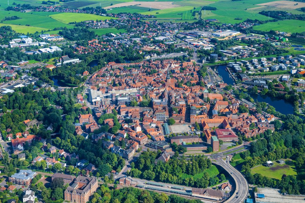 Luftbild Stade - Altstadtbereich und Innenstadtzentrum in Stade im Bundesland Niedersachsen, Deutschland