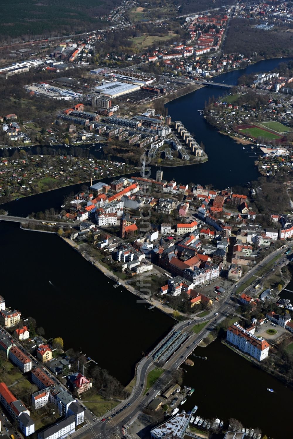 Luftbild Berlin - Altstadtbereich und Innenstadtzentrum im Stadtteil Köpenick in Berlin, Deutschland