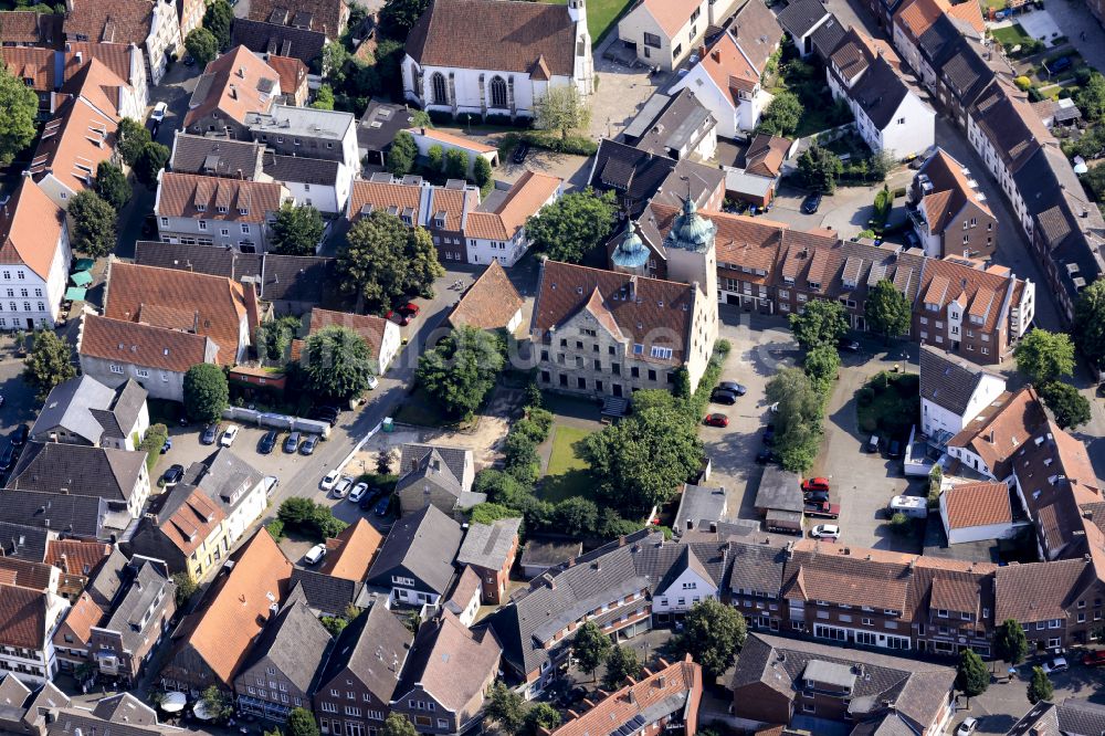 Luftaufnahme Steinfurt - Altstadtbereich und Innenstadtzentrum in Steinfurt im Bundesland Nordrhein-Westfalen, Deutschland