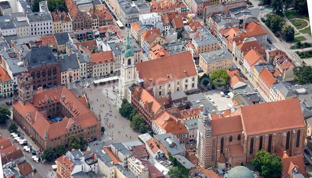 Torun von oben - Altstadtbereich und Innenstadtzentrum in Torun ( Thorn )in Kujawien-Pommern, Polen