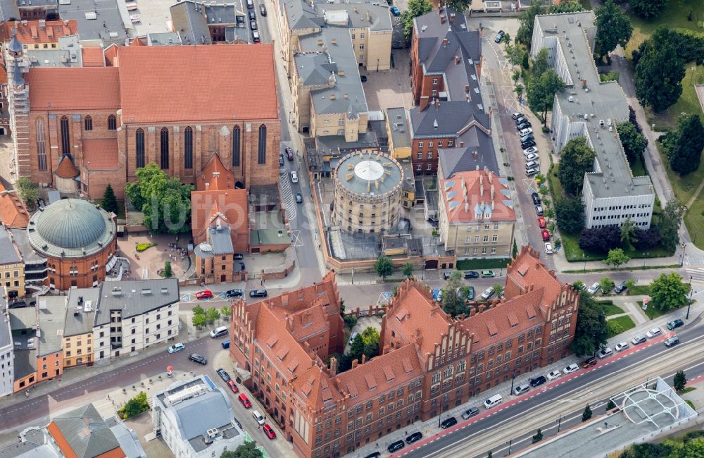 Torun aus der Vogelperspektive: Altstadtbereich und Innenstadtzentrum in Torun ( Thorn )in Kujawien-Pommern, Polen