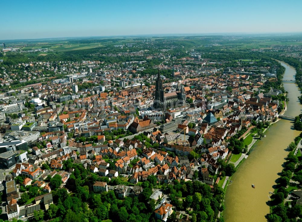 Luftaufnahme Ulm - Altstadtbereich und Innenstadtzentrum in Ulm im Bundesland Baden-Württemberg, Deutschland