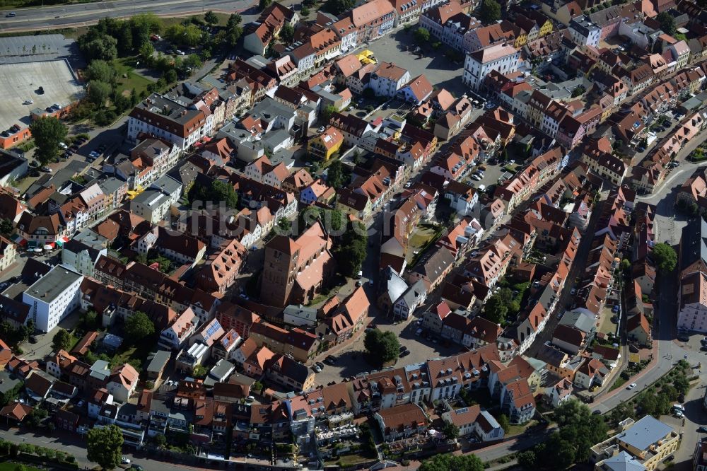 Luftaufnahme Waren (Müritz) - Altstadtbereich und Innenstadtzentrum in Waren (Müritz) im Bundesland Mecklenburg-Vorpommern